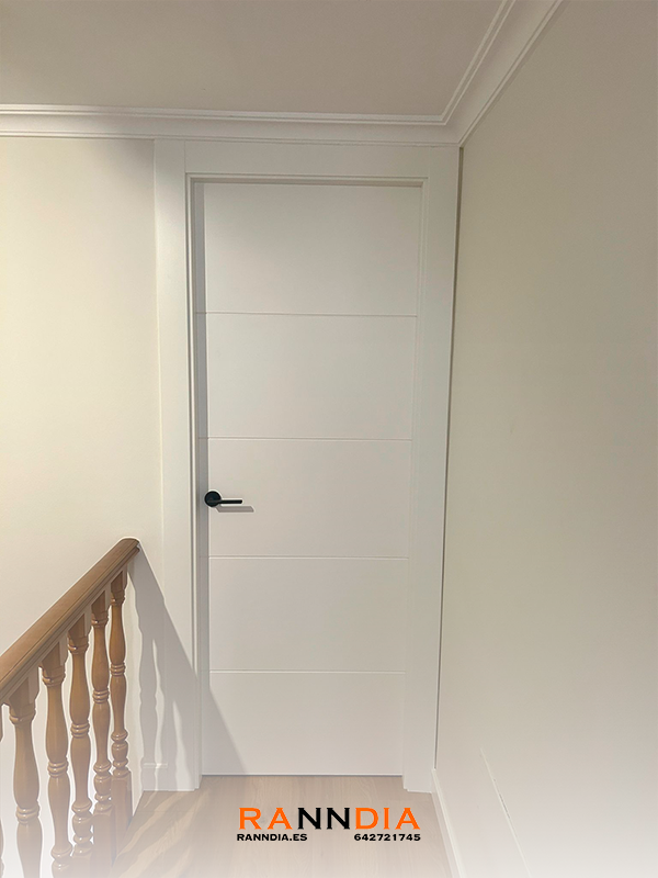 Puerta de interior modelo 4 en Benalmádena