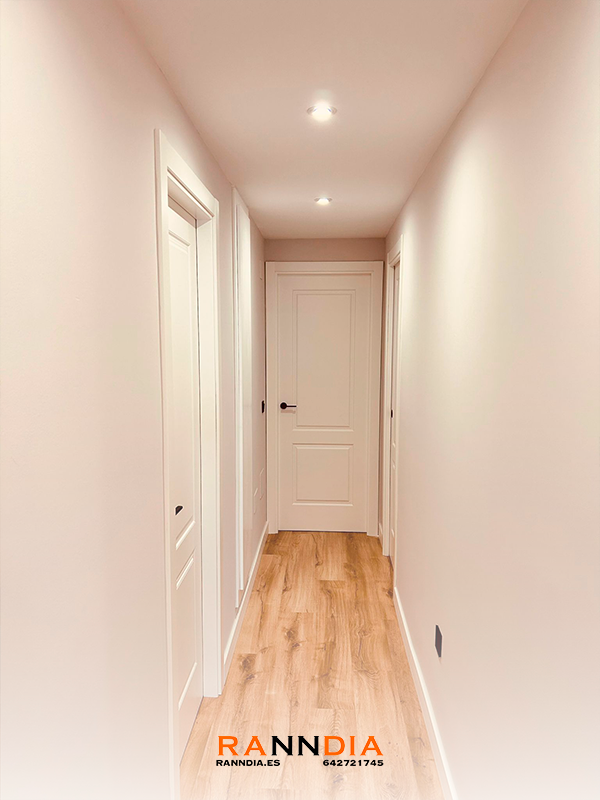 Puerta de interior modelo 6 en Benalmádena