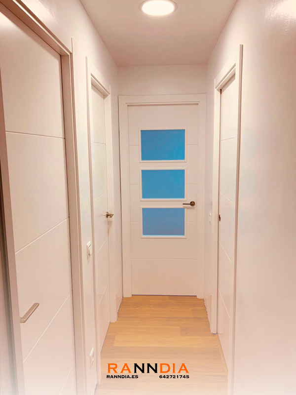 Puerta de interior modelo 7 en Benalmádena